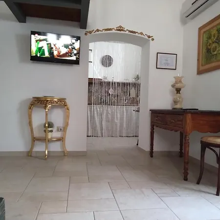Emy House *